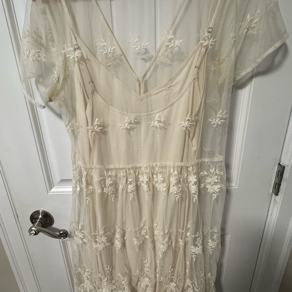 Abercrombie & Fitch Ivory Embroidered Midi Dress - Picture 2 of 4